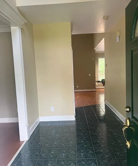 585 Oakmont Hl — Photo 8