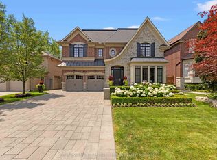 4 Community Cir, Toronto, ON M2R 1W5