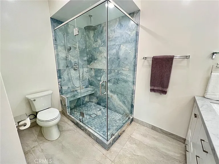 23443 Balmoral Ln — Photo 9