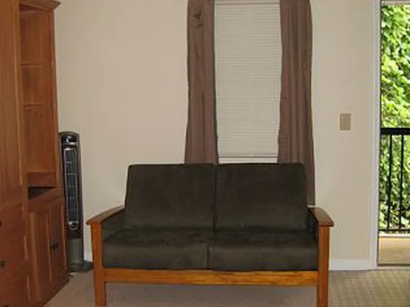 634 W Magnolia Ave APT 322, Auburn, AL 36832