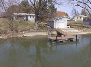 224 Breezy Shores Cir, Council Grove, KS 66846