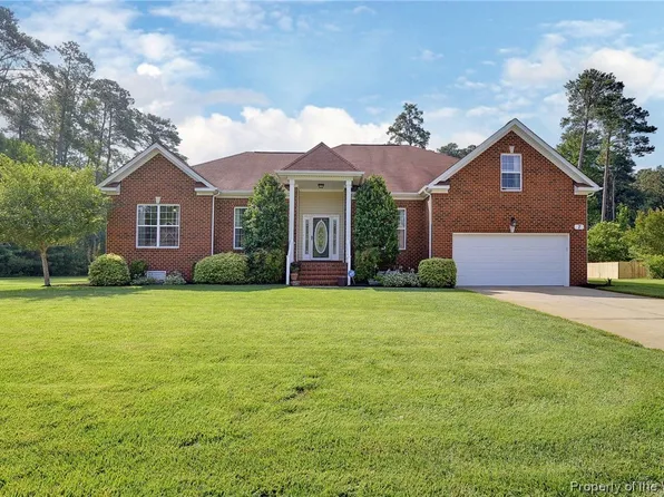 7 Volunteer Trl, Poquoson, VA 23662