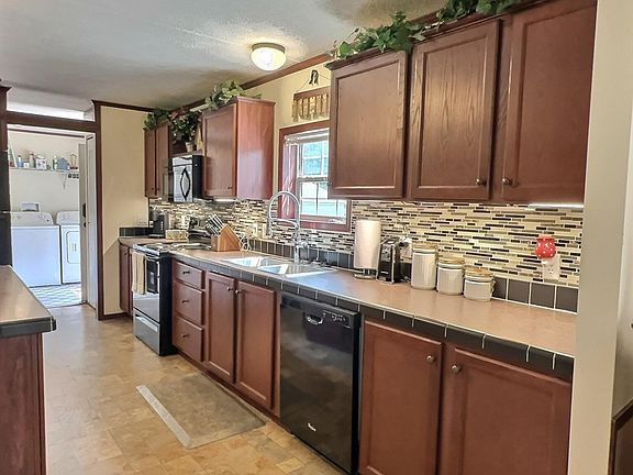 4th image of 606 Goldenrod Rd