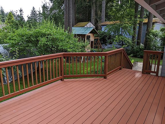 Spacious deck off Dining Rm