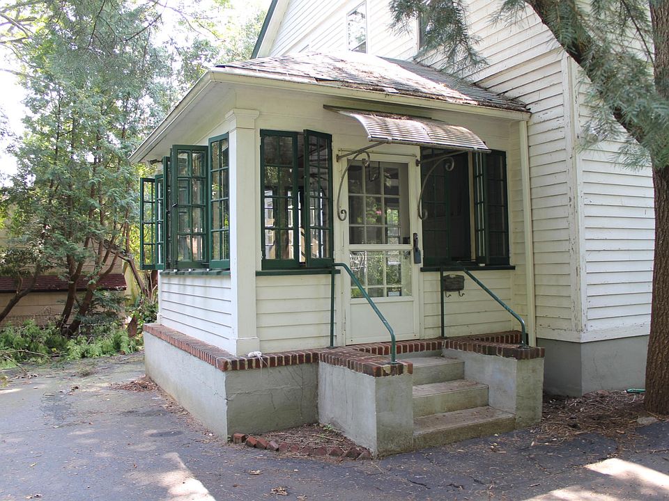 Entrance/Porch