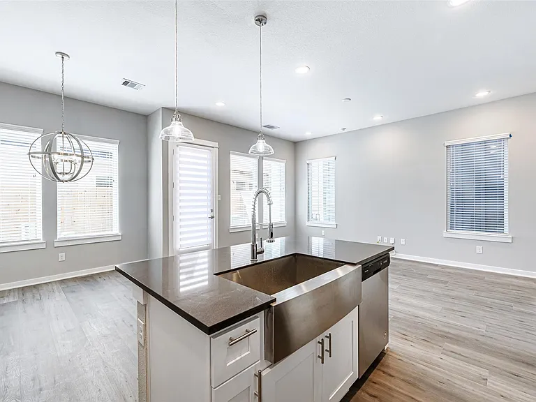 8423 Berry Brush Ln — Photo 10