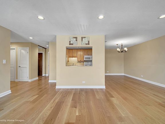 4th image of 3110 Pheasant Creek Dr APT 214