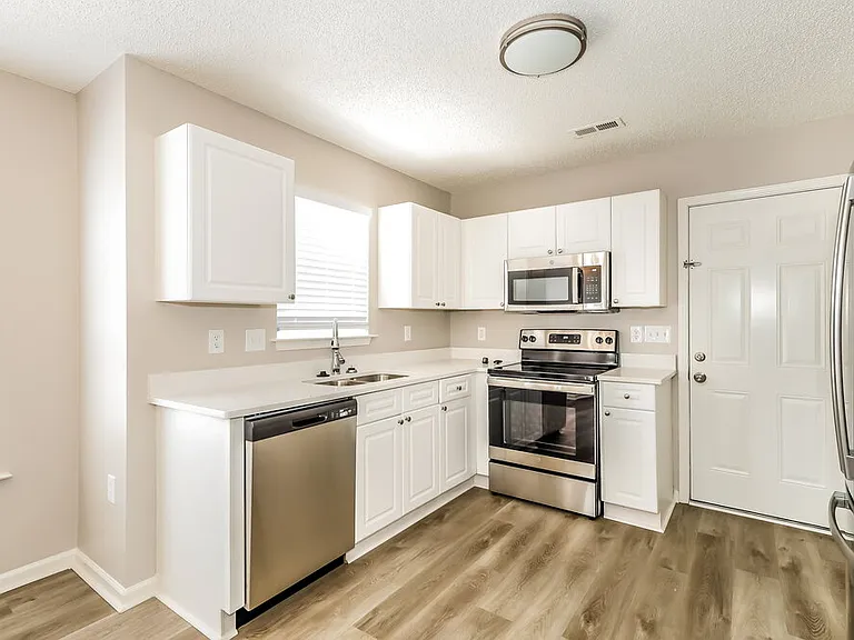 4529 Capstone Dr — Photo 9