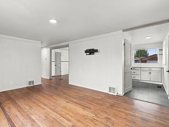 5th image of 1647 E Decatur Ave