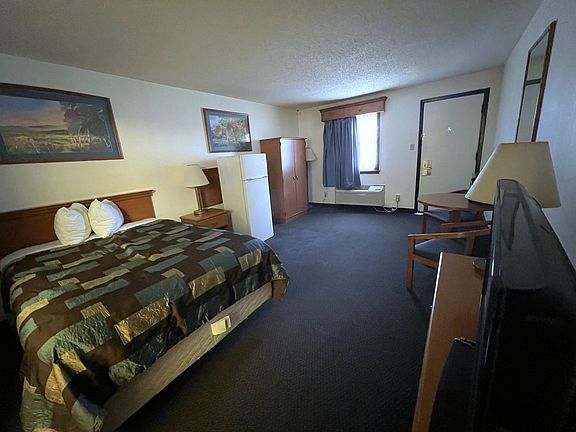 2nd image of 1001 S Burr St #1