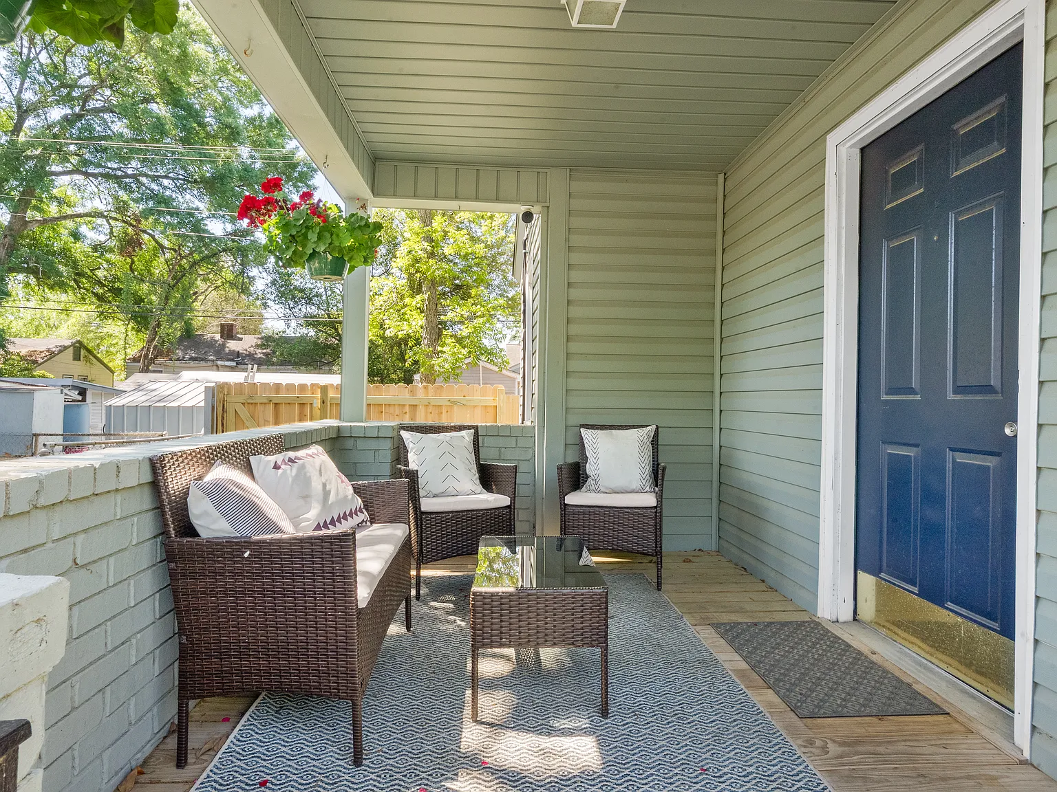 3 bed, 1164 sqft, $2,000 — Photo 3