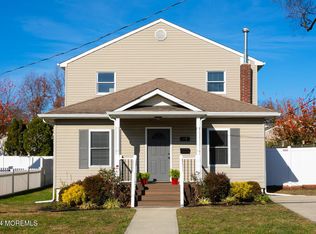 22 Carpenter St, Red Bank, NJ 07701