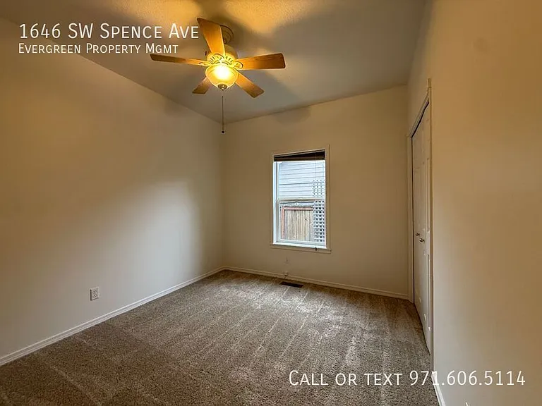 1646 SW Spence Ave — Photo 24