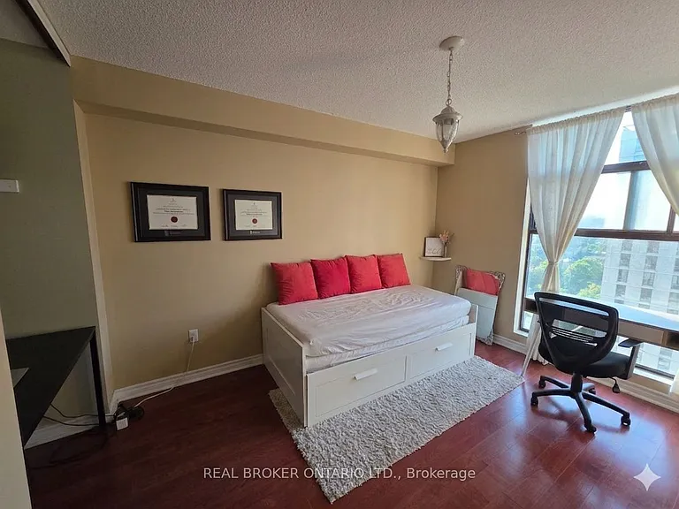 135 Marlee Ave #1504 — Photo 9