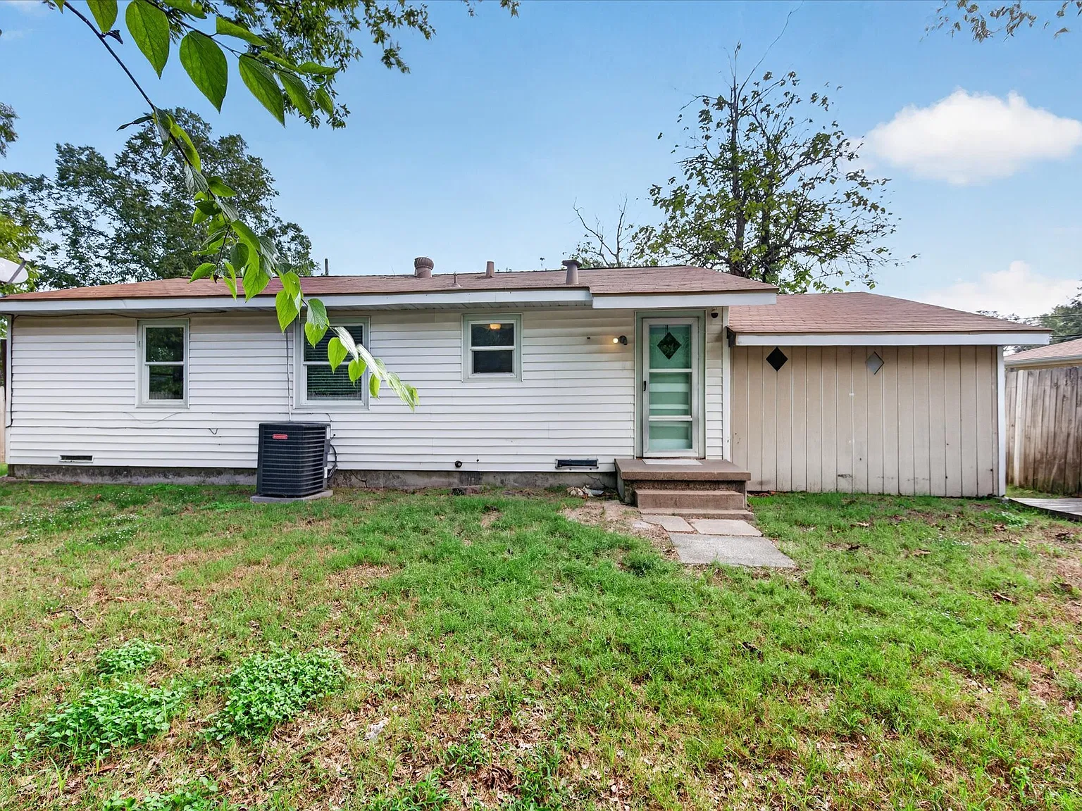 301 Dellis Street, Terrell, TX 75160 - — Photo 3