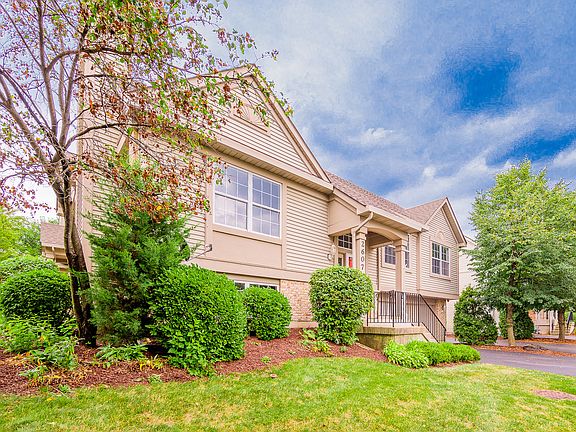 4th image of 2607 Woodmere Dr #17