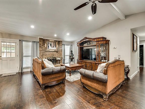 3rd image of 6941 Loma Vista Dr