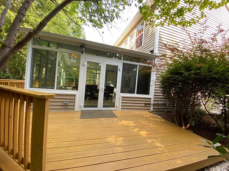 518 Sherwood Forest Pl — Photo 7