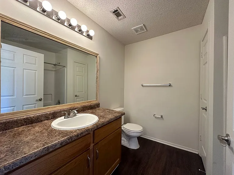 Hamilton at Turman Farms Apartments — Photo 34
