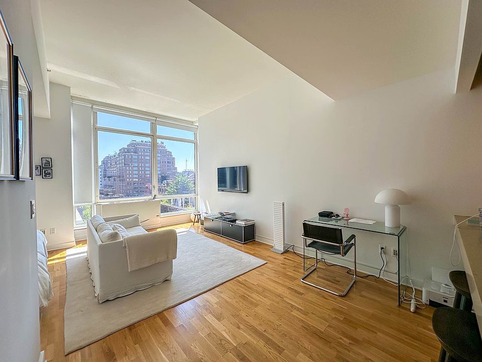 1st image of 450 W 17th St APT 1214