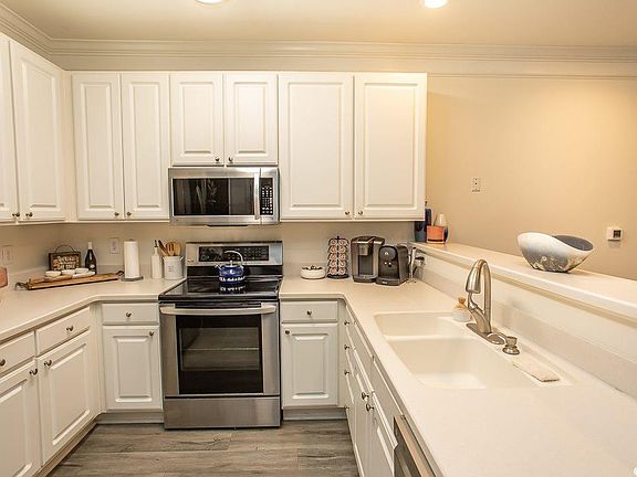5th image of 395 S Crow Creek Dr. #1506