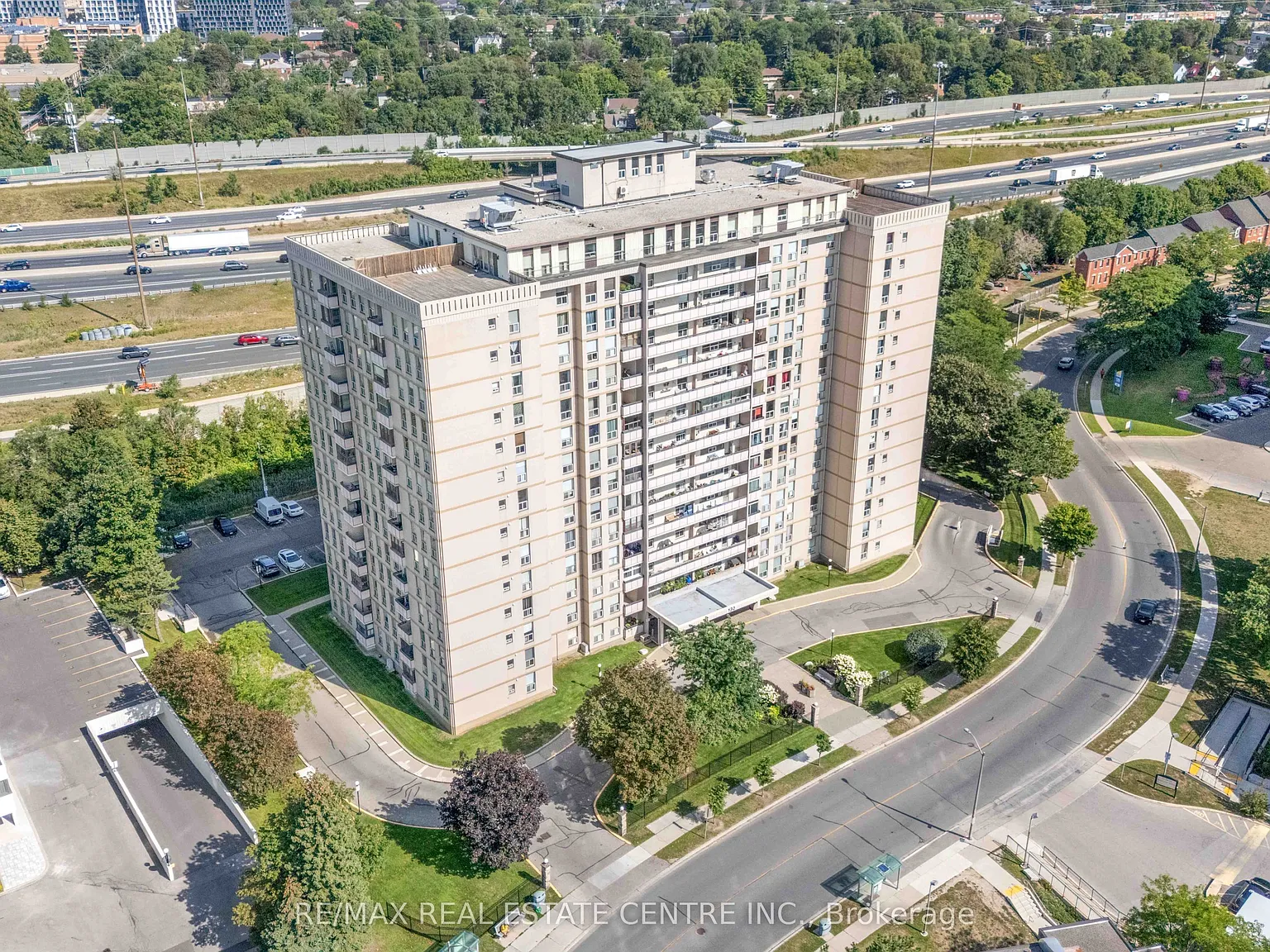 2 bed, $2,800 — Photo 2