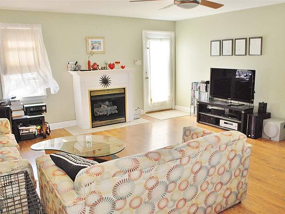 4th image of 212 West Ave #2