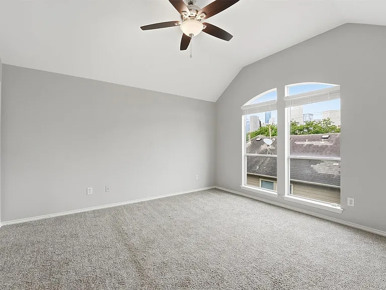 1507 Sutton St — Photo 24