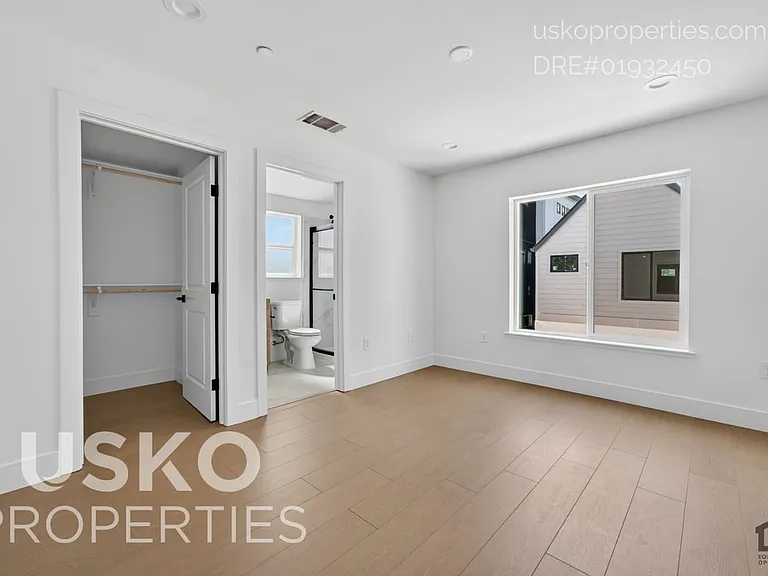 2710 T St #2 — Photo 16