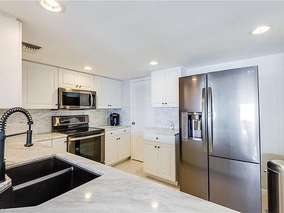 5th image of 1900 Clifford St APT 307
