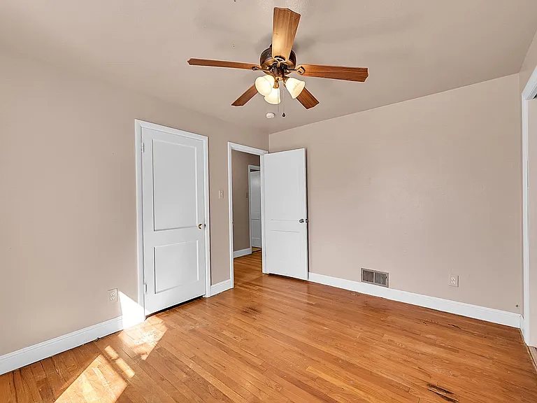 2317 De Soto Rd — Photo 16