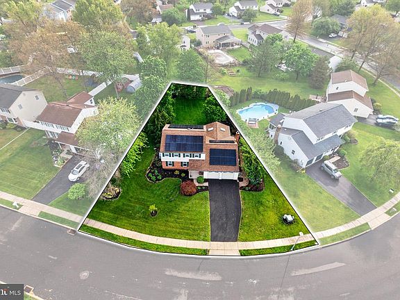 4th image of 1409 Downing Dr