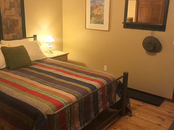 5th image of 1630 Davis Ave #34