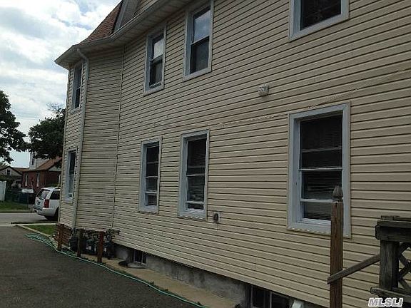 2nd image of 10 Fiske Pl