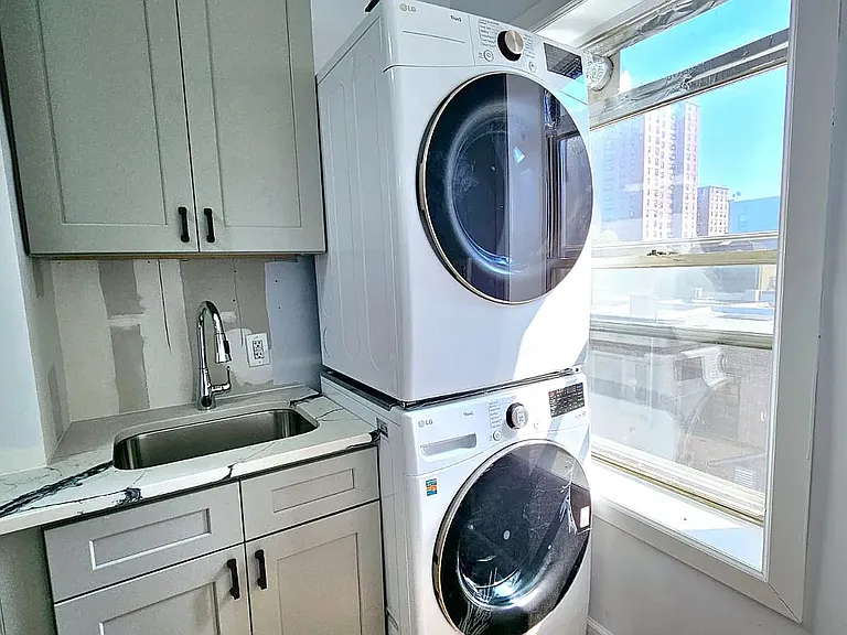 183 S 8th St #2 — Photo 4