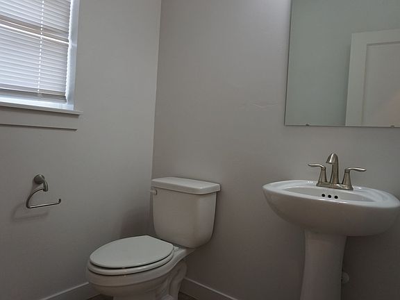 3rd image of 1901 N Lemongrass Dr W