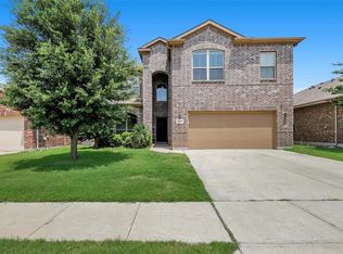 8220 White Hart Dr, Fort Worth, TX 76179