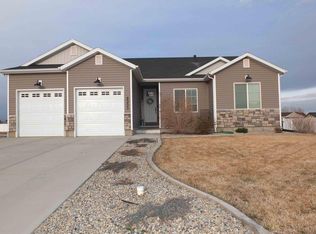 4355 N High Noon St, Enoch, UT 84721