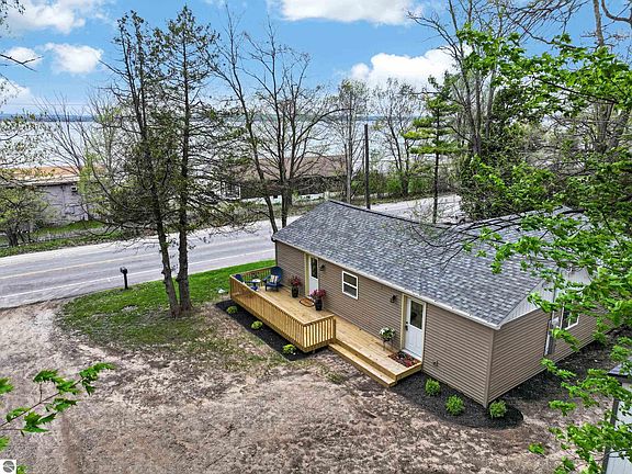 2nd image of 4494 Five Mile Rd