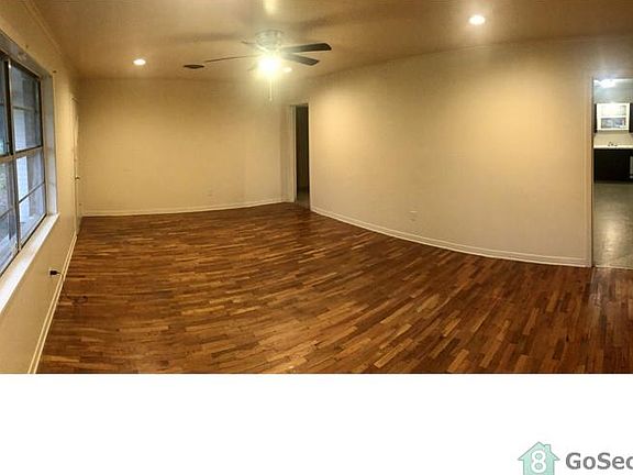 3rd image of 725 Zavalla St