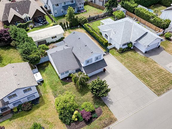 4th image of 1377 Ocean View Ave