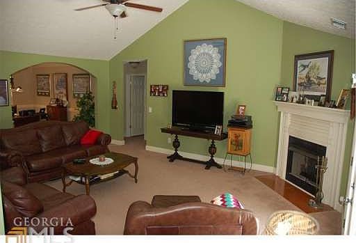 3rd image of 111 Woodcrest Dr