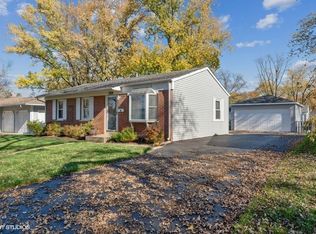 289 Hiawatha Dr, Buffalo Grove, IL 60089