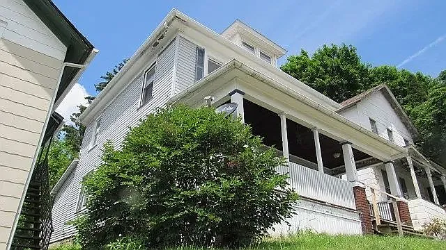 240 Bissell Ave photo 1