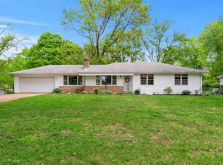 637 Kehrs Mill Rd, Ballwin, MO 63011
