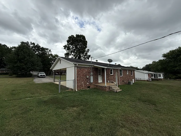 216 Fain Dr — Photo 4