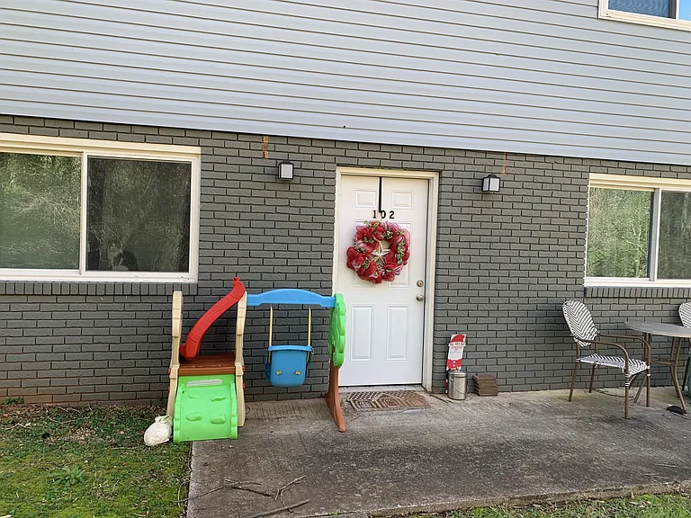 903 E Red Bud Rd #102 — Photo 2