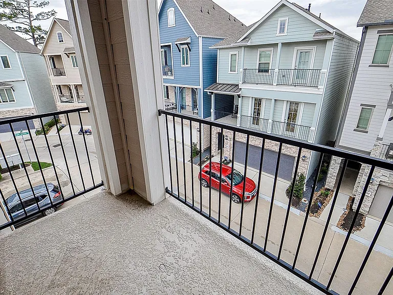 11021 Mikula Dr — Photo 35