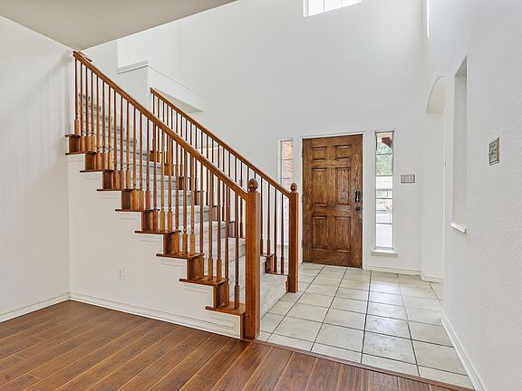 4th image of 8400 Twin Oaks Dr