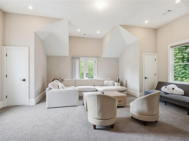 5965 Riverside Dr — Photo 31